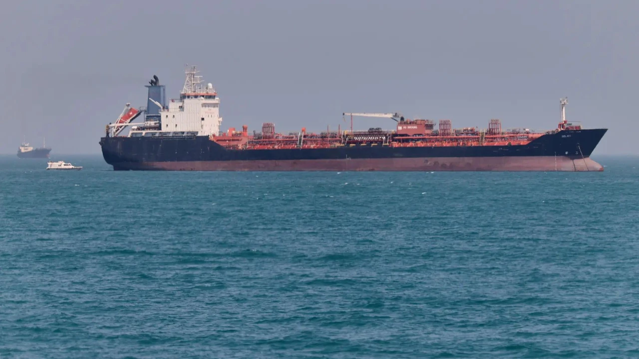 Meli 30 za mafuta zaruhusiwa kupita Hormuz