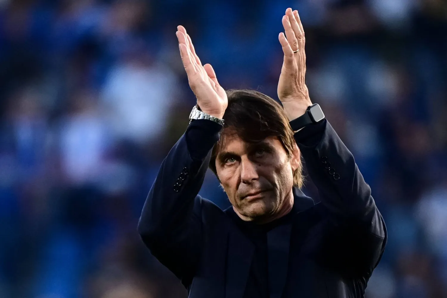 Antonio Conte avunjiwa mkataba Napoli
