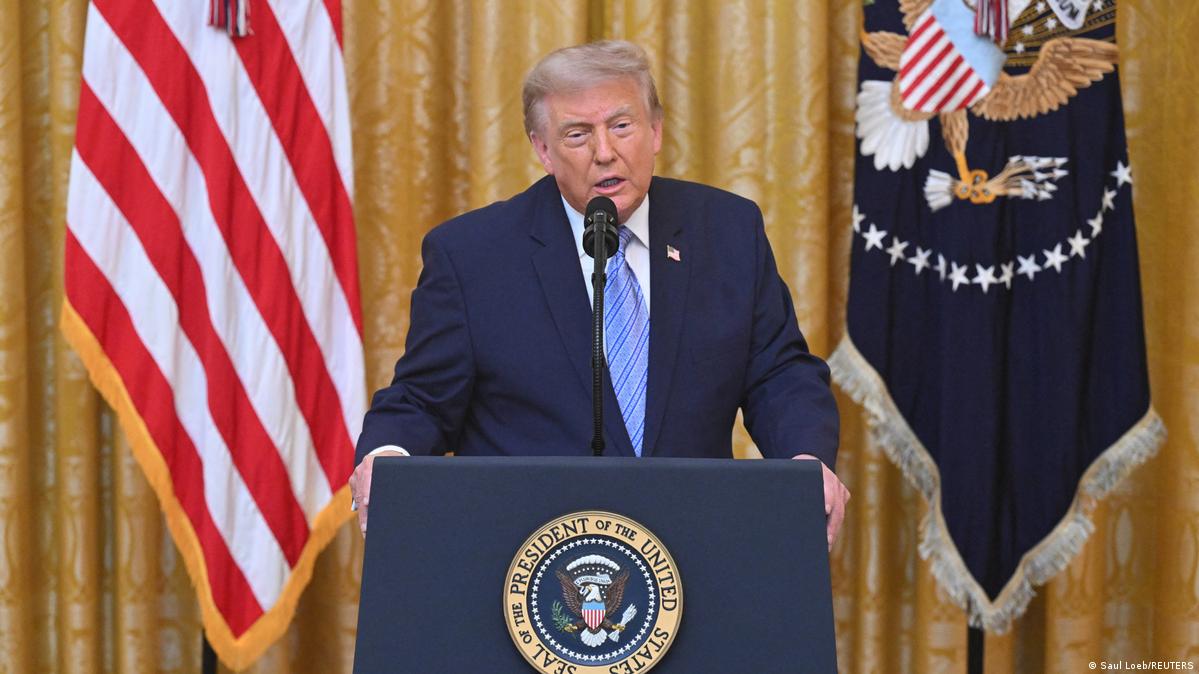 Rais Trump ageuka mchambuzi, amvaa Tuchel